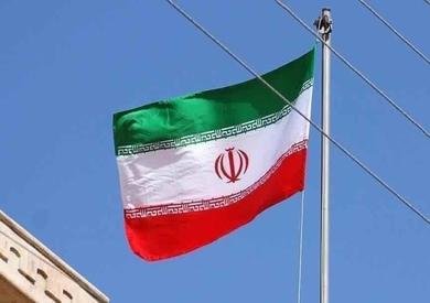 إيران تقر بوجود صعوبات اقتصادية مع عقوبات أمريكية جديدة تلوح في الأفق