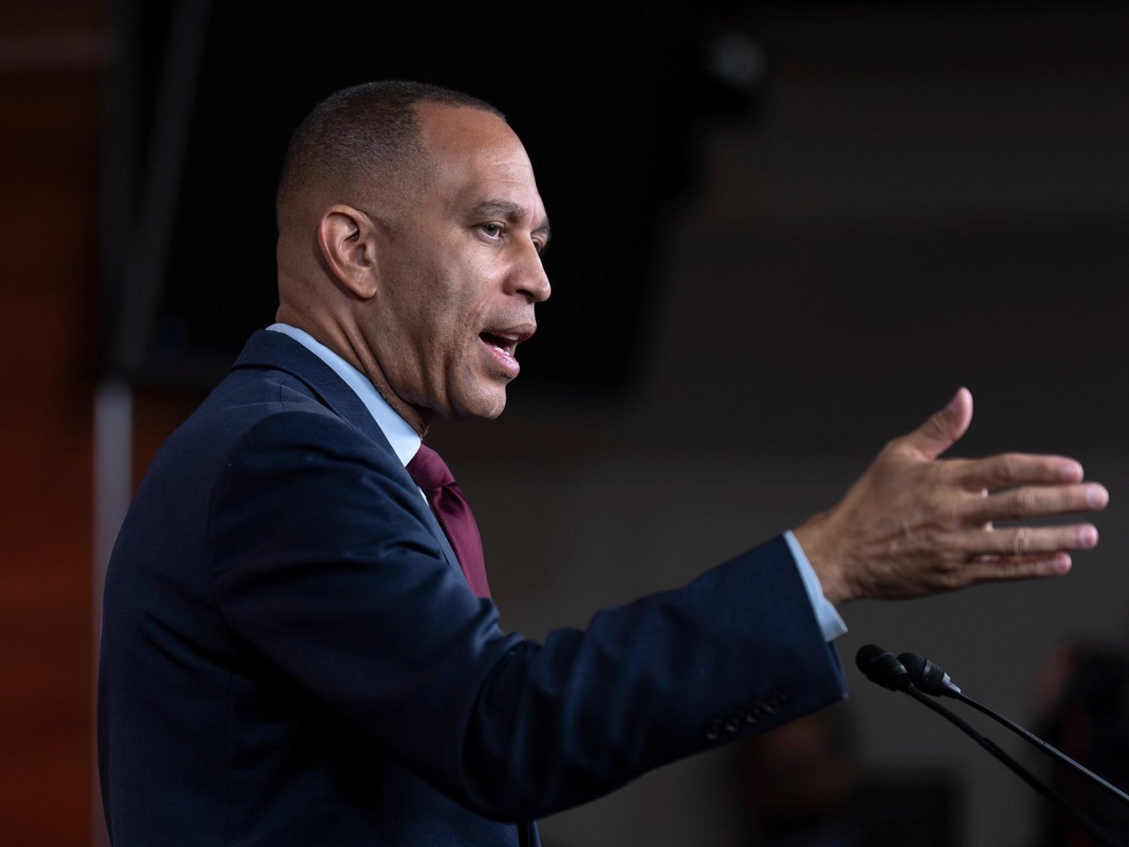Jeffries-Kushner meeting sparks speculation amid contentious US midterms