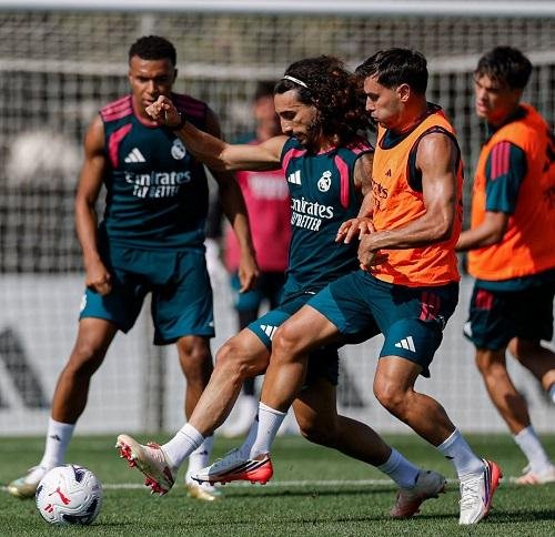 مبابي وديوماندي يدعمان قائمة ريال مدريد في مواجهة شالكه الألماني