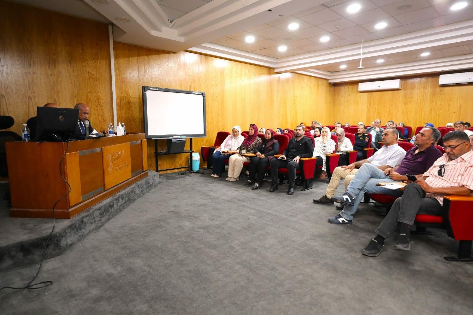 مطار القاهرة الدولي ينظم دورة تدريبية متخصصة لإدارة مخاطر الطيور وتعزيز سلامة الطيران