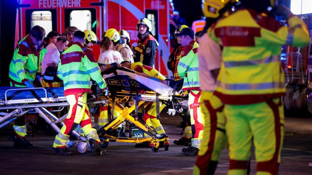 ألمانيا: قتيل و15 مصابا خلال مسيرة للمثليين في برلين والشرطة ترجح صدمهم بسيارة