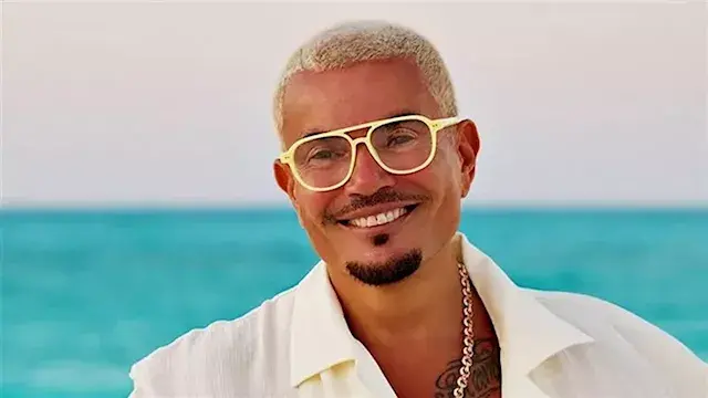 عمرو دياب يطرح فيديو كليب "حبيتك" بعد نجاحها  (فيديو)