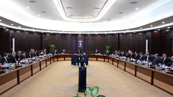 مدبولي: قانون جديد لتغليظ عقوبات الفيديوهات المسيئة وحظر سحب واستغلال شقق الإسكان الاجتماعي
