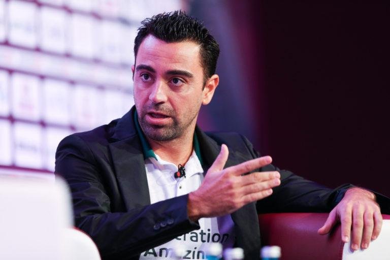 تشافي يوافق على تدريب منتخب هولندا