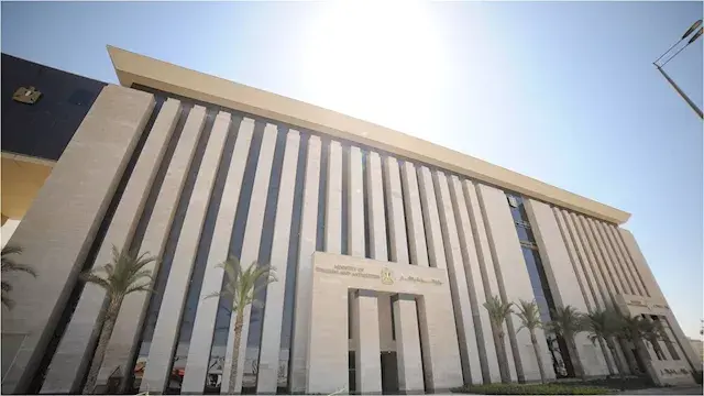أول رد رسمي من "السياحة" بشأن منع تصوير علم مصر بمنطقة سقارة